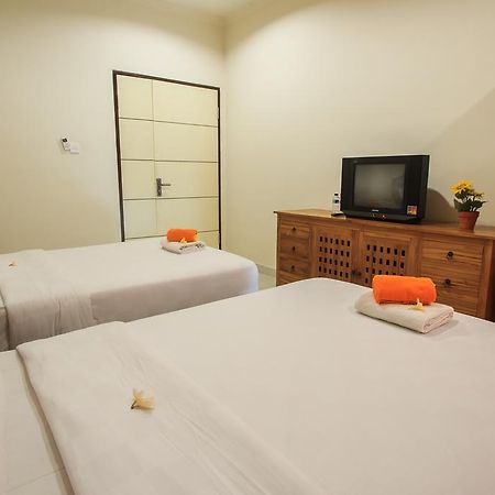 קוטה לומבוק Ivanka Airport Inn מראה חיצוני תמונה