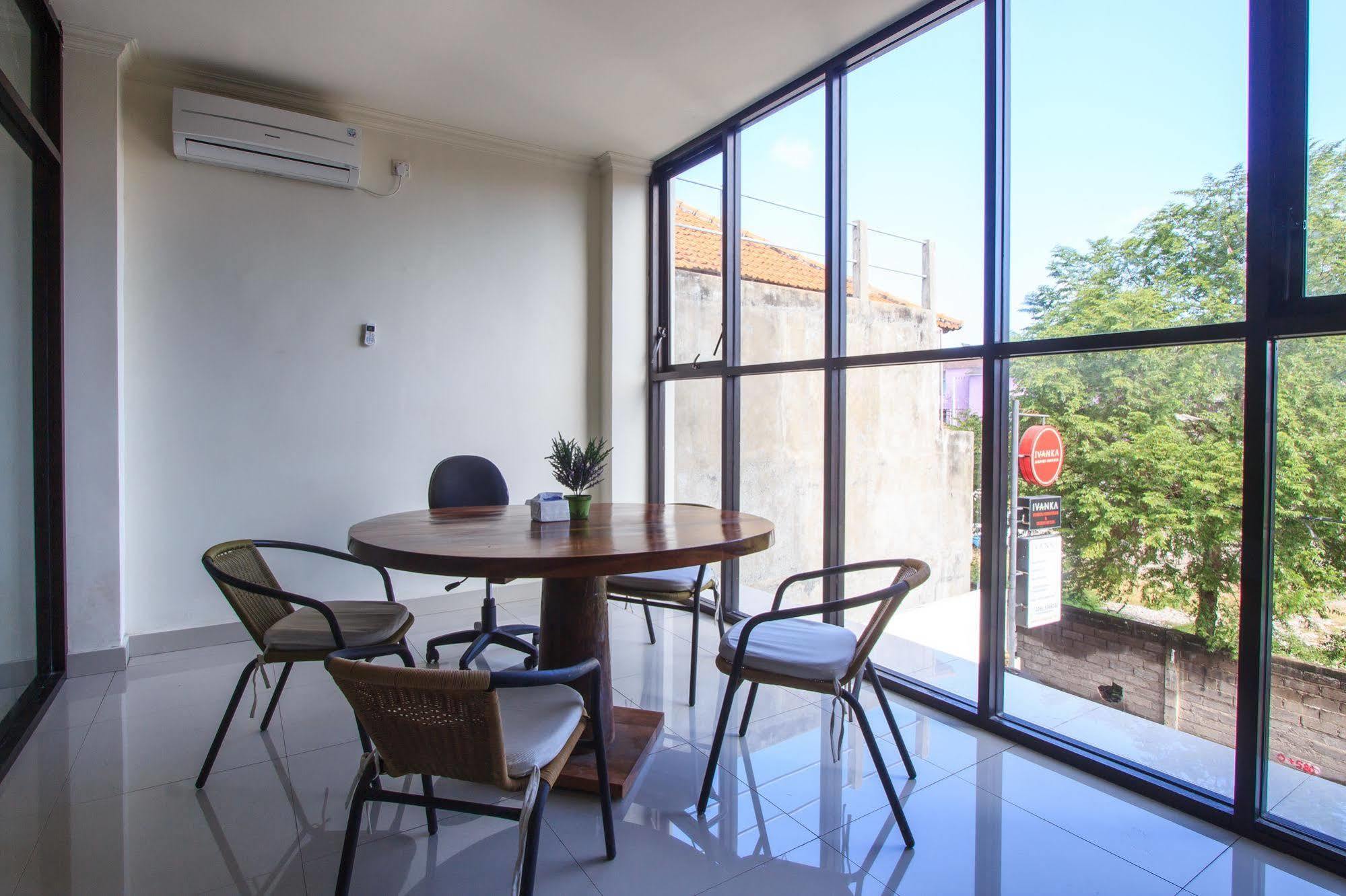 קוטה לומבוק Ivanka Airport Inn מראה חיצוני תמונה