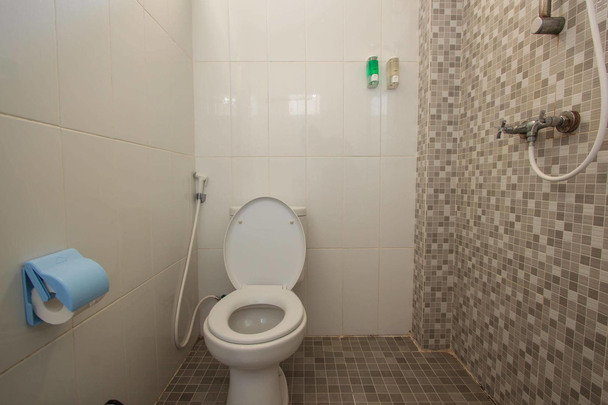 קוטה לומבוק Ivanka Airport Inn מראה חיצוני תמונה