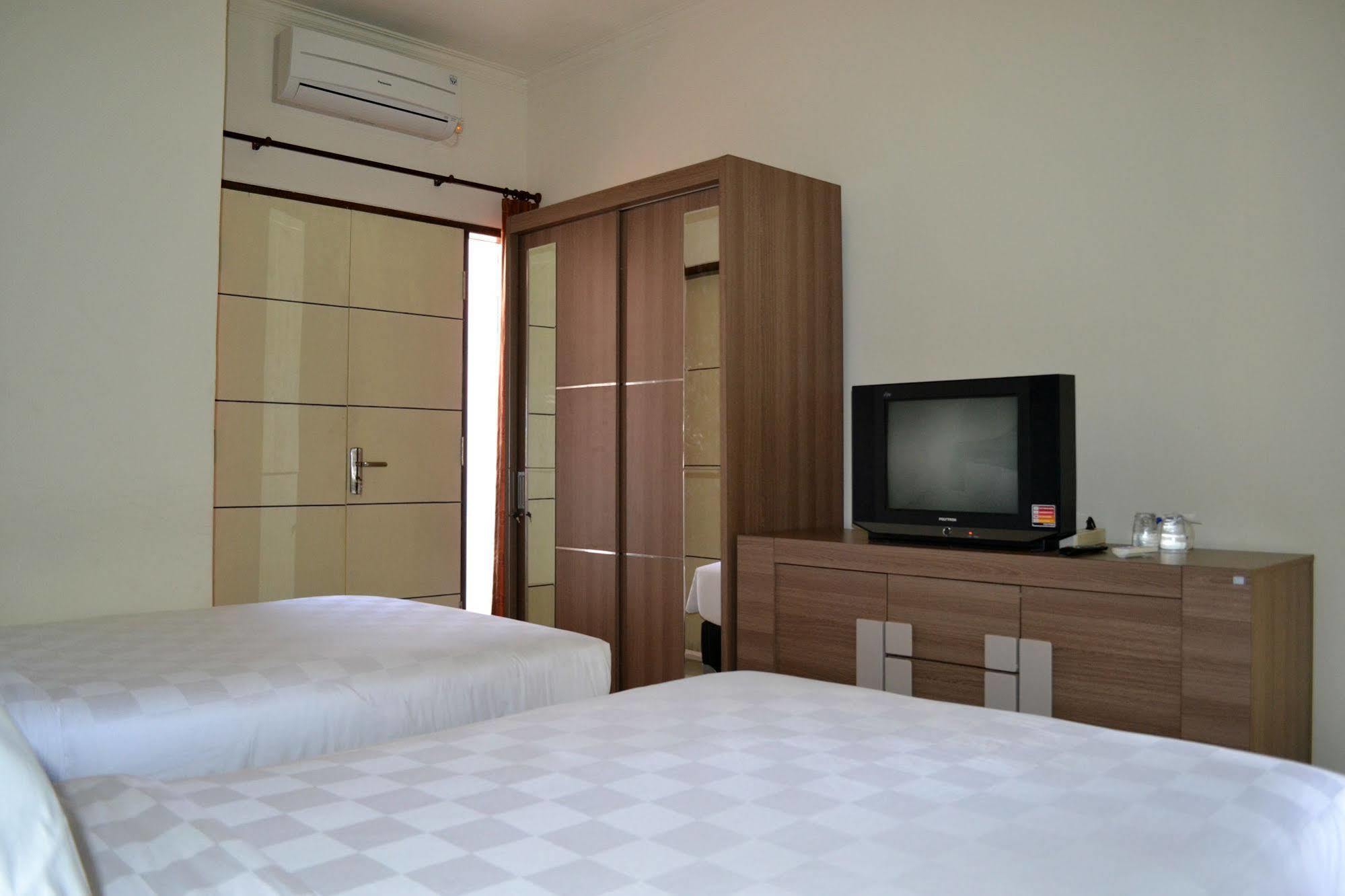 קוטה לומבוק Ivanka Airport Inn מראה חיצוני תמונה